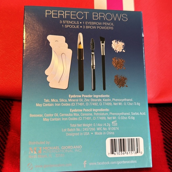 Gorgeous makeup bag with Gerardo colors perfect brows kit and sample eyeshadows! - Picture 5 of 10